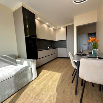 Родини Крістерів вул., 14-Б