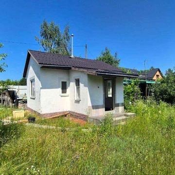 Дача з садом і 7 сотками в Блиставиці