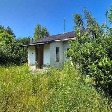 Дача з садом і 7 сотками в Блиставиці