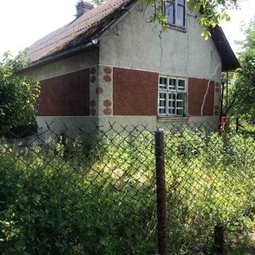 Мурована дача з садом, с. Заріччя, Львівська обл.