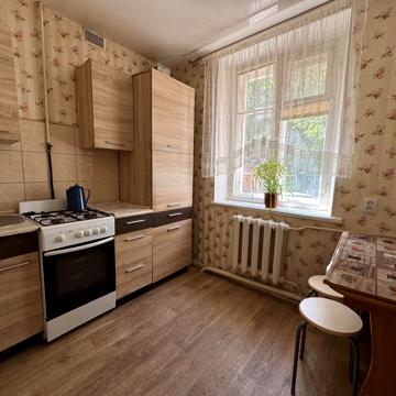 Камянецька вул., 56