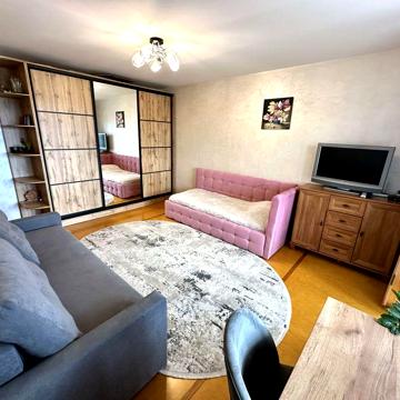 Продам 1 кімнатна Чешка в Центрі