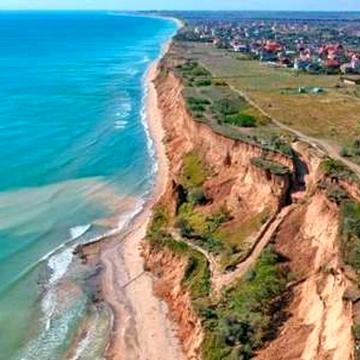 Центральна вул.
