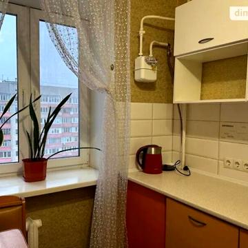 Довгострокова оренда 2к Квартира Освіти (Червоноармійська) вулиця
