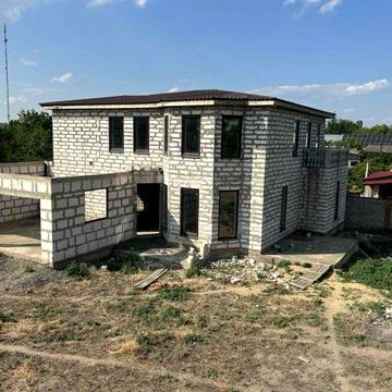 Продаю просторий двоповерховий будинок після забудовника