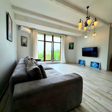 Дніпрова, 31Б