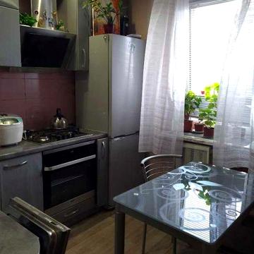 Бровари продам 2 кім.квартиру вул.Олімпійська 2.