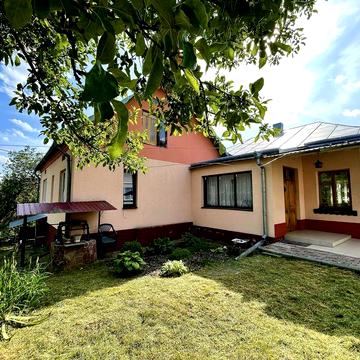 Продаж будинку 245 м.кв., 18 сотих