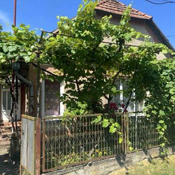 Будинок в селі Кальник