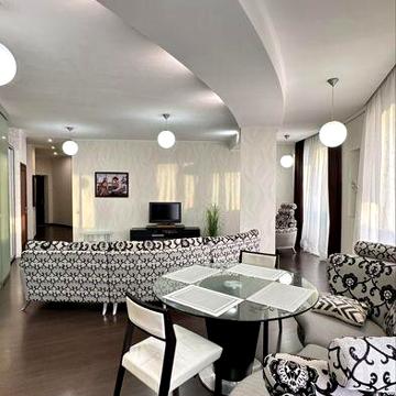 Сдам 3-х к. квартиру 114м2 с паркоместом Гагарина 95А панорамные окна