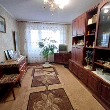 Продаю 2 кім квартиру проспект Миру 7/9 панель 45/28/7,5 окремі кімнат