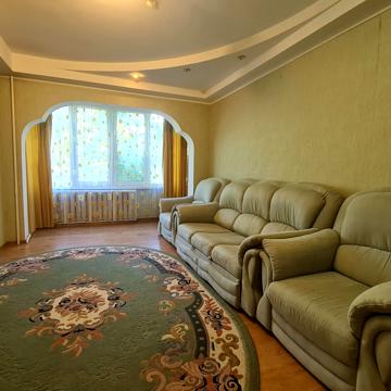 Мілютенка вул., 10/1