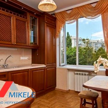 Шовкуненка вул., 8/20