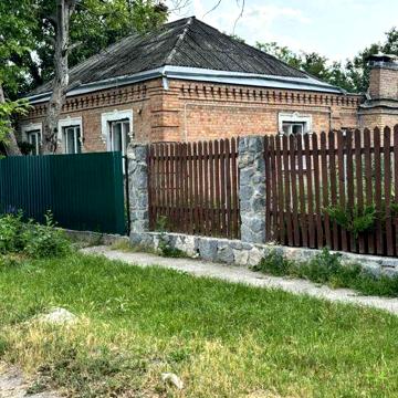 Дом (р-н 8 школы,Беляева)