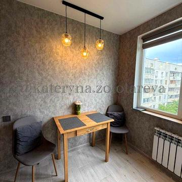 Продам 3 комн квартиру 65м2, ул Холодногорская д8 с новым ремонтом!