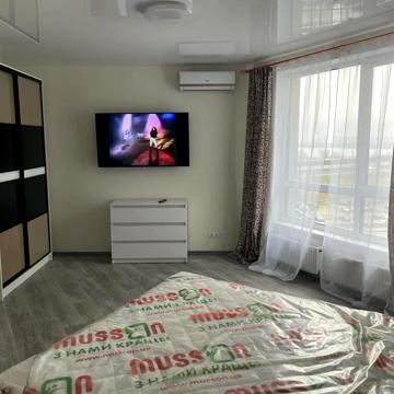 Зарічна вул., 1-В