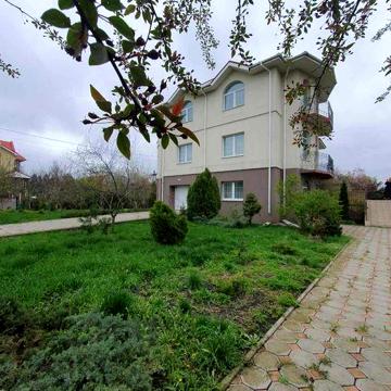 Здам дом в мальовничому місці, Підгородне