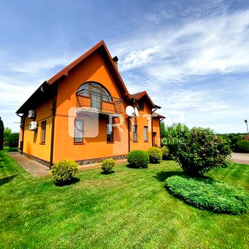 Покровська вул., 4