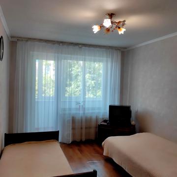 Метробудівська вул., 13