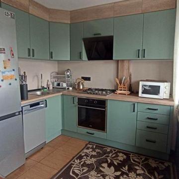 2 кім ,біля метро, без  комісіі