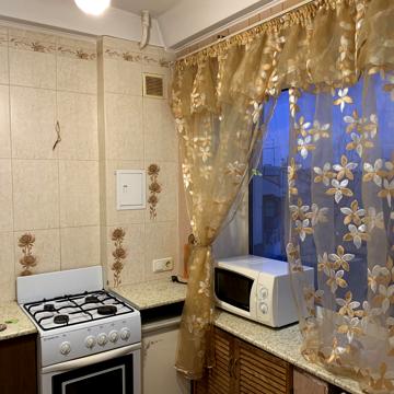 Братиславська вул., 26