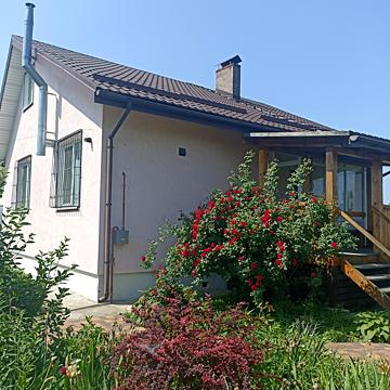 Амосова, 19а