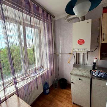 Продам 2-х кім квартиру центр