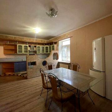 Продам большую 3к Сталину в Центре с убежищем и свой ОТДЕЛЬНЫЙ вход