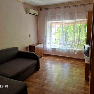 Сдам долгосрочно двухкомнатную в Канатном пер