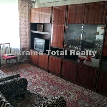 Юності вул., 7