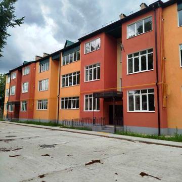 2 кімнатна квартира з індивідуальним опаленням по вул. Прилуцька