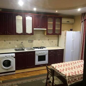 Однокімнатна квартира з великою терасою