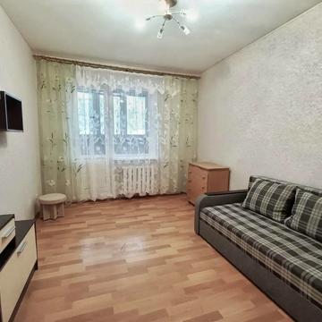 Драгоманова вул., 1