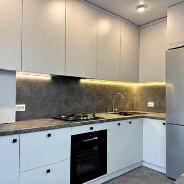 Оренда шикарної 1.5 кім, Family Plaza, повністю укомплектована, балкон