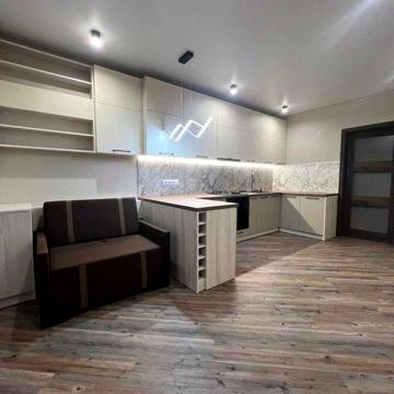 ID:39293

Продаж 2 кімнатної квартири в районі  Озерної
