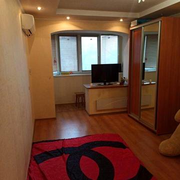 Сдается однокомнатная квартира.Варус 1. 4000 гр.1.Район Кристалла.