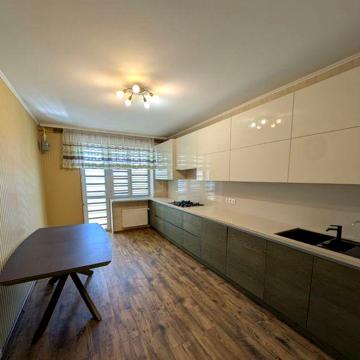 Продаю 5 кім квартиру Відінська, 39б