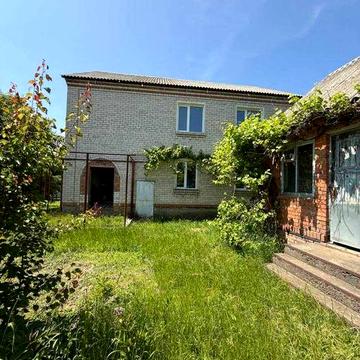 Будинок в районі 1 автовокзалу. Рівна ділянка.