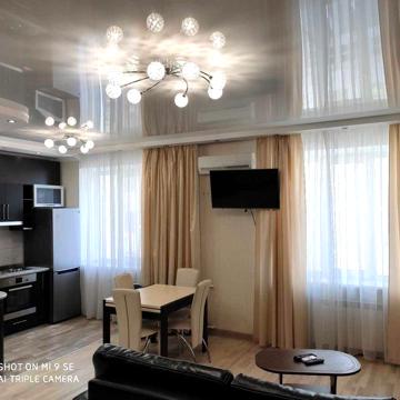 ЦЕНТР Б.Хмельницьк, оренда 2-к кв, єврорем, 3 пов 3 хв Хрещатик БЕЗ %