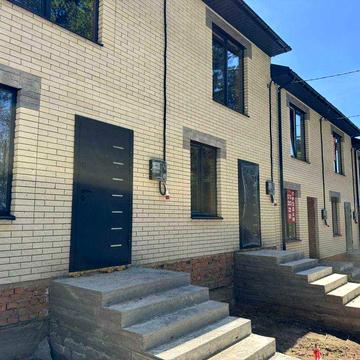 Танхаус у Пятничанах, біля лісу!