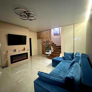 Центральна вул.