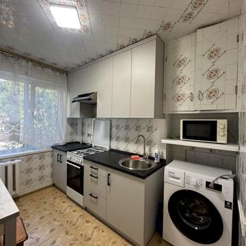 Академіка Заболотного вул., 10