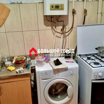 Магістральна вул., 76