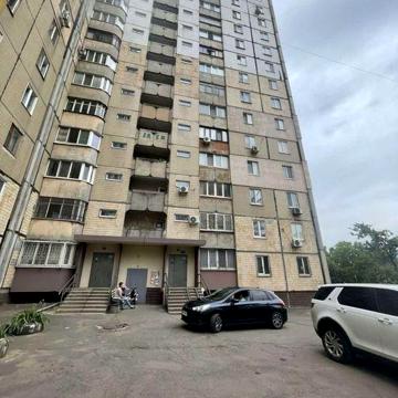 Продається 4 кімнатна квартира