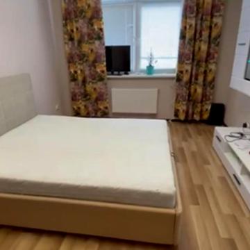 Сімї Кульженків вул. (Петра Дегтяренка), 35