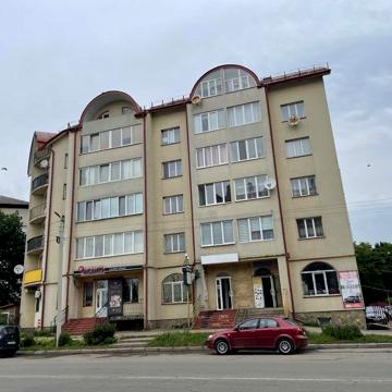 Продається 3-к квартира з ремонтом і меблями, 1 поверх