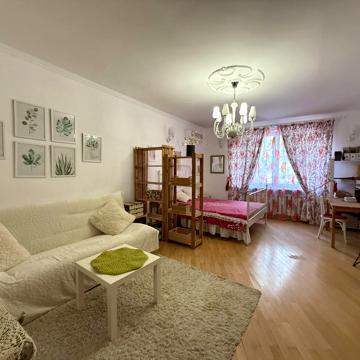 Добровольців вул. (Маршала Говорова), 15