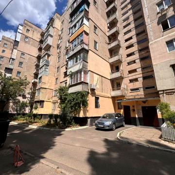 Євгена Танцюри вул., 27/4