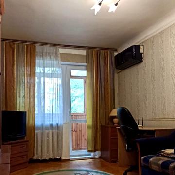 Олени Теліги вул., 37