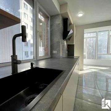 Продаж просторої 1-кім квартири із ремонтом у новобудові